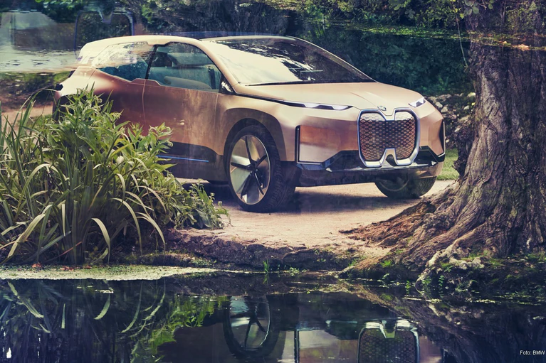 High-Tech-BMW mit Hasenzähnen | maximal RADIO Niederbayern